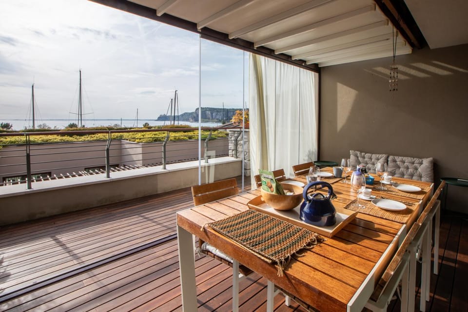 Balcony/Terrace, Dining area