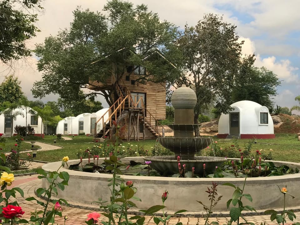 Property building, Garden, Garden view, Landmark view