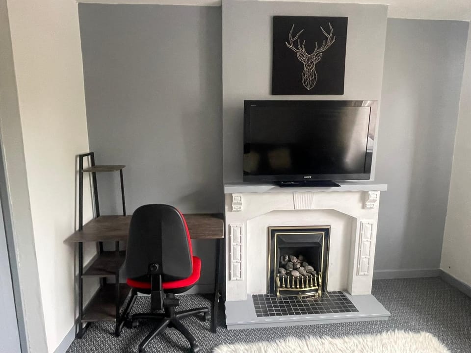 3 Bed Flat Gorgie Road Apartment in Edinburgh