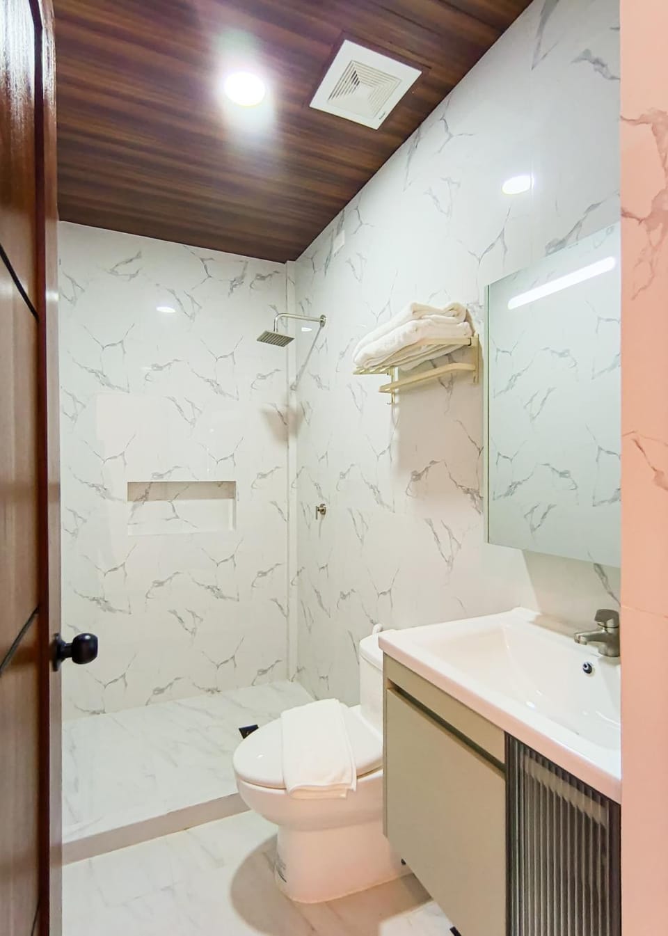 Shower, Toilet, Bathroom
