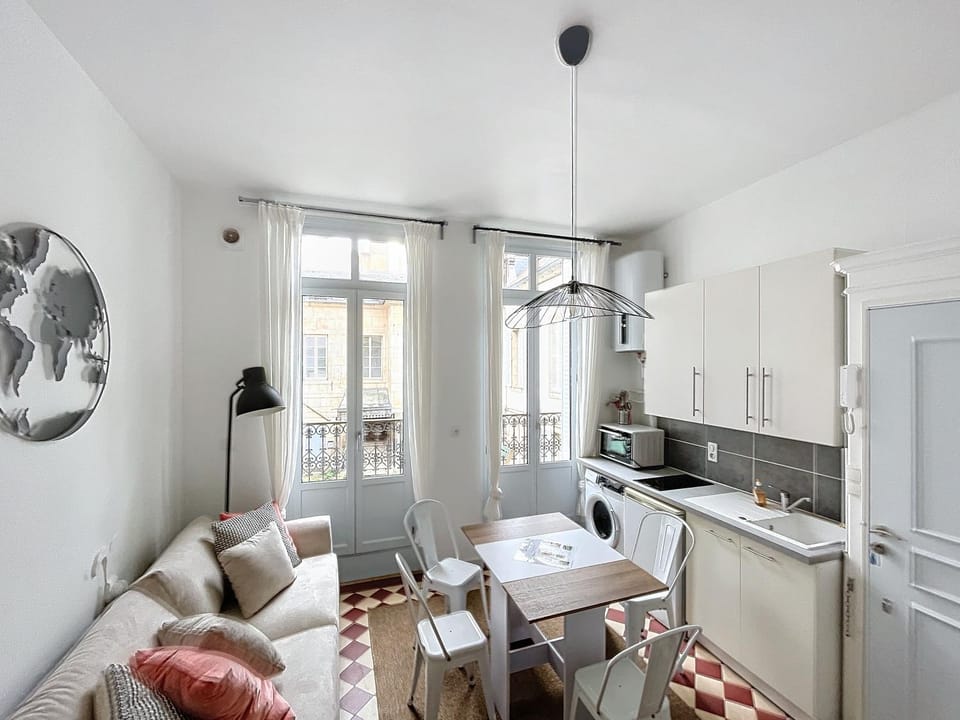 Kitchen or kitchenette, Living room, Dining area