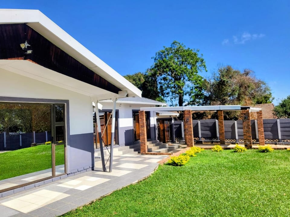 Golf Road Guesthouse Bed and Breakfast in KwaZulu-Natal