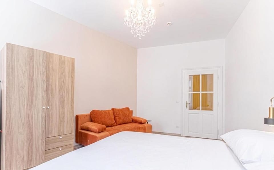 Bed, Seating area, Bedroom, wardrobe