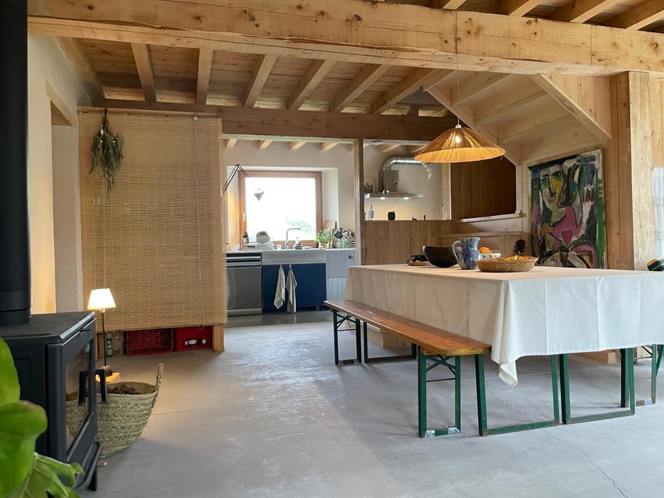 Kitchen or kitchenette, Dining area, stove