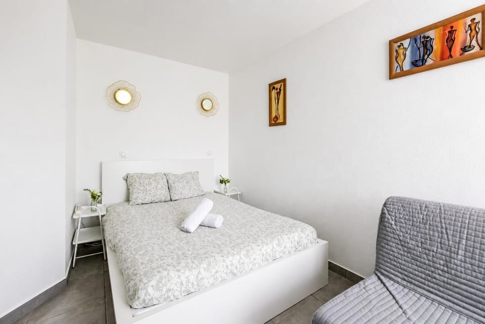 Chaleureux Studio - Disneyland 10 min Paris Apartment in Bussy-Saint-Georges