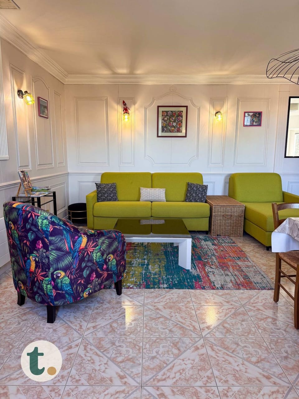 Living room, Seating area