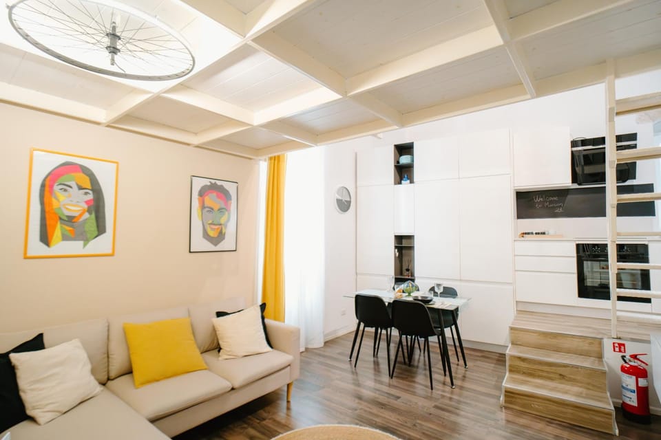 Communal lounge/ TV room, TV and multimedia, Living room, Seating area, Dining area, Evening entertainment