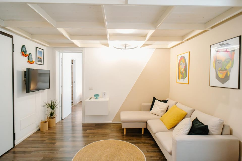 TV and multimedia, Living room, Seating area