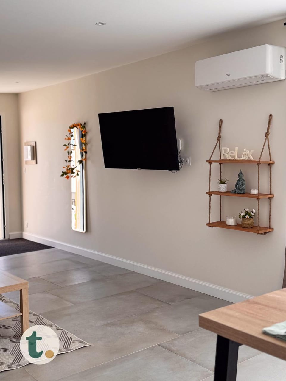 Communal lounge/ TV room