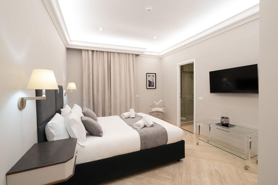 Shower, Bed, Bathroom, TV and multimedia, Bedroom, wardrobe, air conditioner