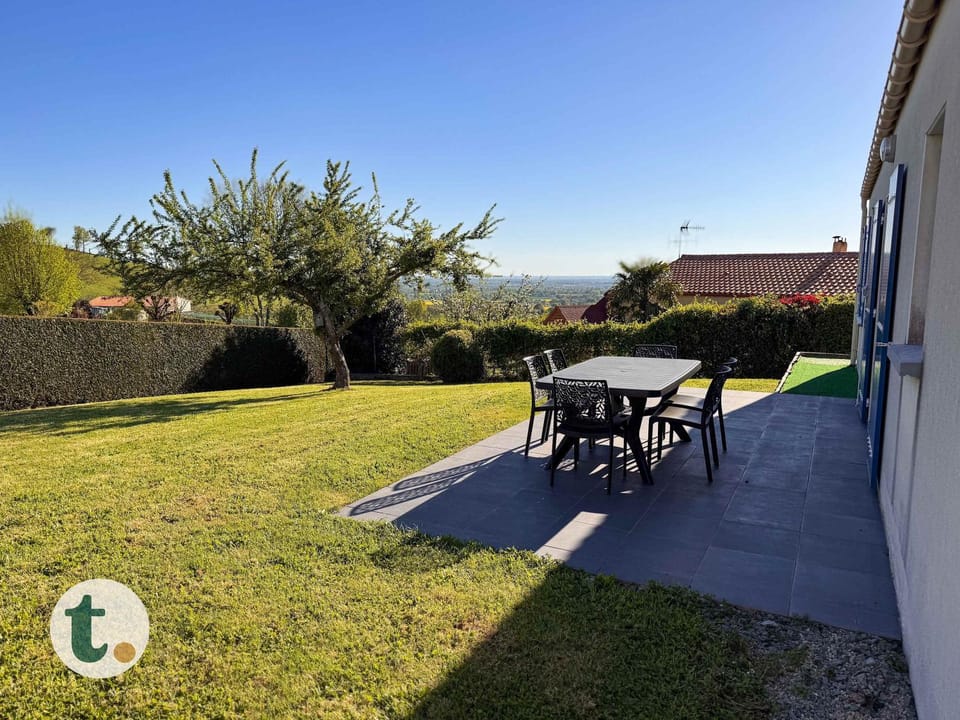 Patio, Garden, Dining area
