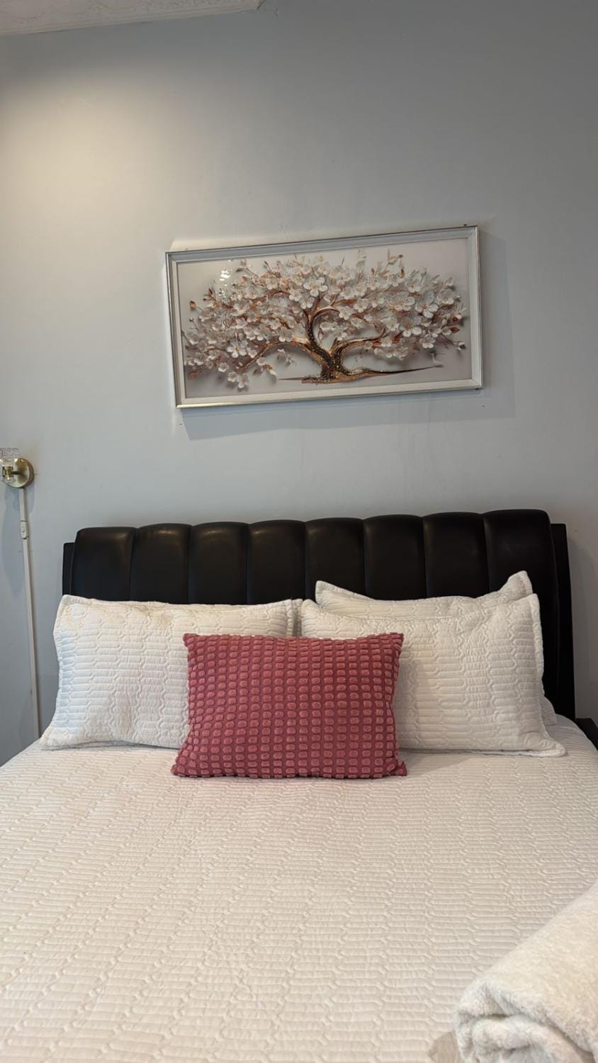 Cherry Guest House 3 Bed and Breakfast in Cape Town