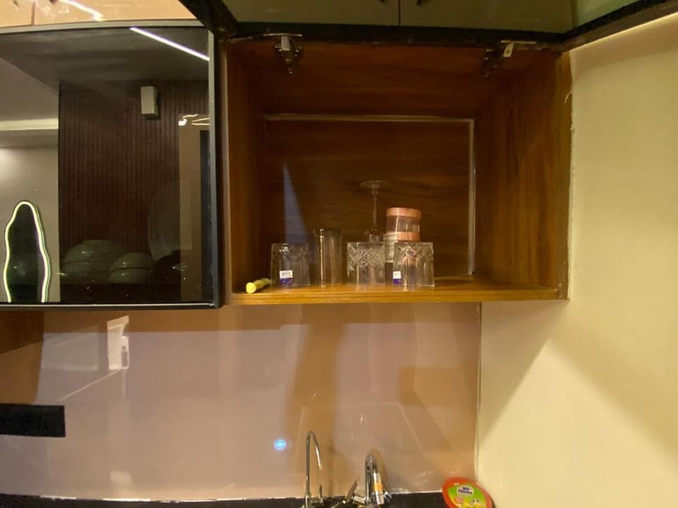 Luxury Studio with Jacuzzi Gaur City Center Apartment in Noida