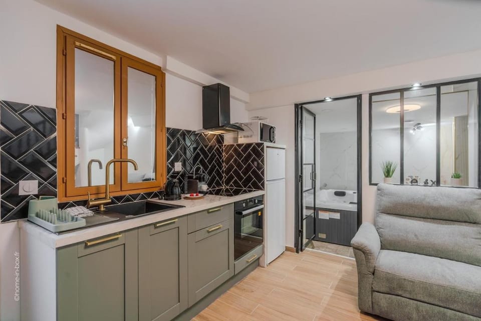 Beautiful home - Hot tub - 20 min to Disney - Sleeps 5 Apartment in Torcy