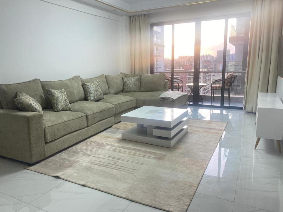 SkylineView 2BR Apartment in Kilimani with Pool & Gym Apartment in Nairobi