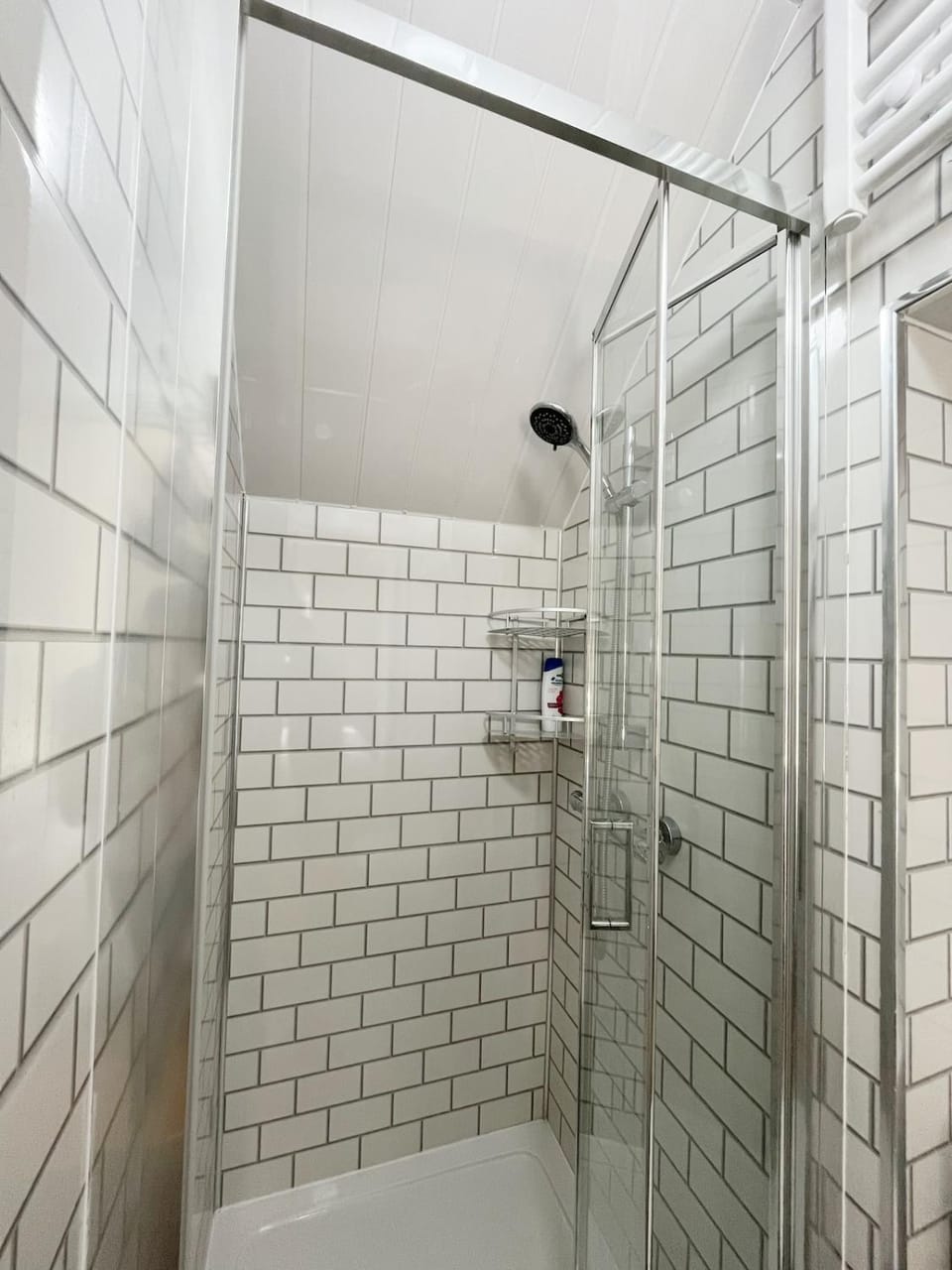 Private & Peaceful Ensuite Room in Central London Apartment in London Borough of Islington