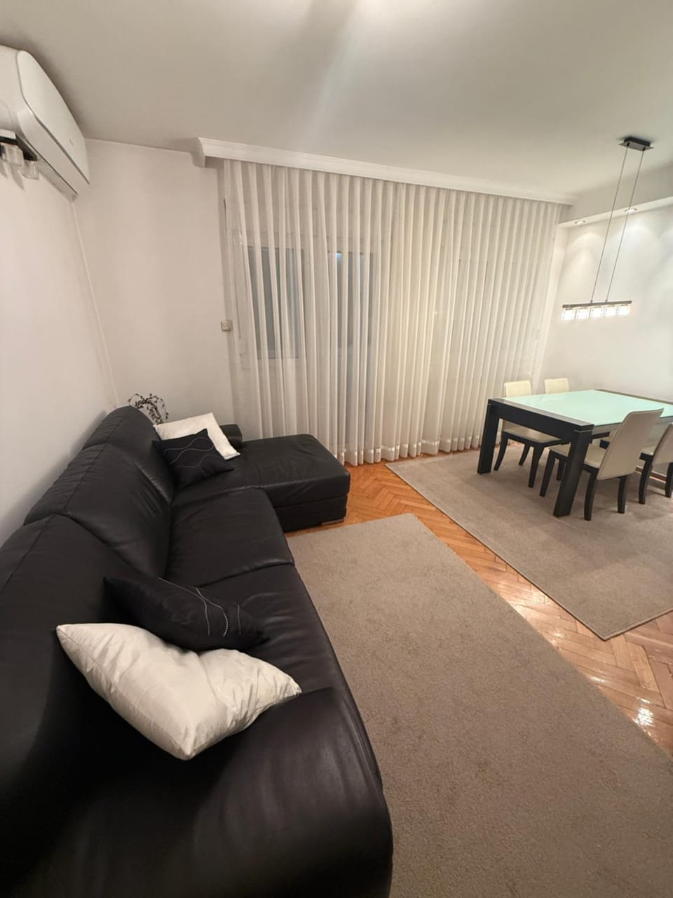 Luxury Central Belgrade Apartment, Ultrafast WiFi, Self Check-in Apartment in Belgrade