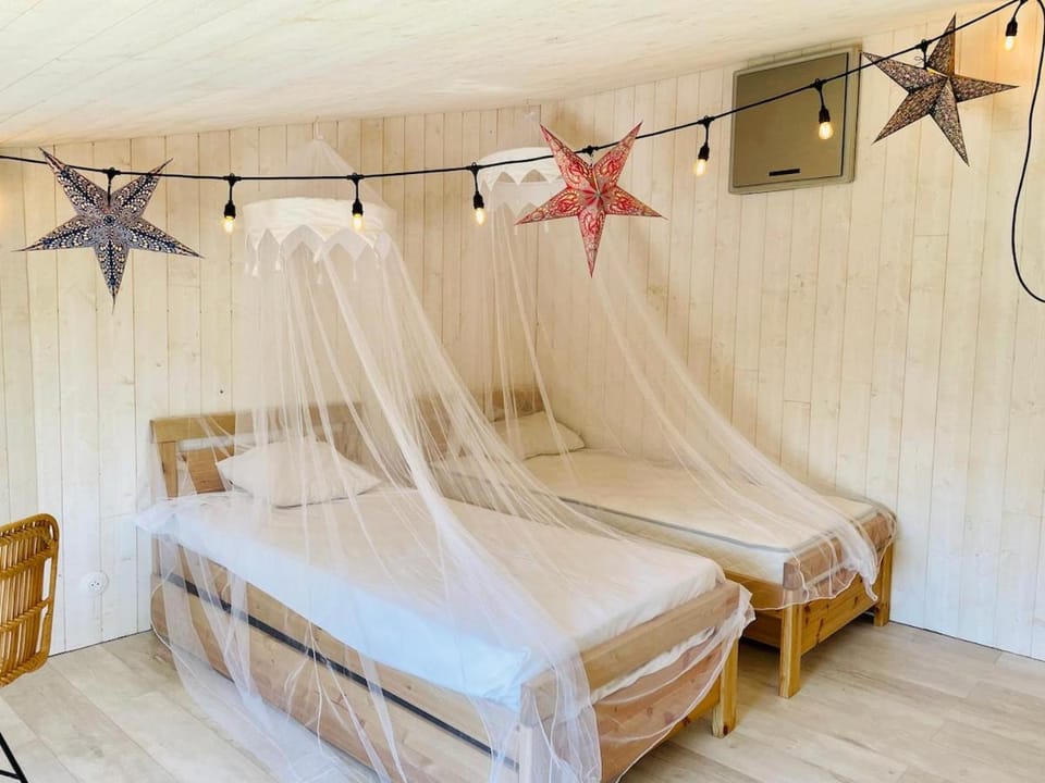 Spacious house with swimming pool 10 min from Avignon Villa in Villeneuve-lès-Avignon