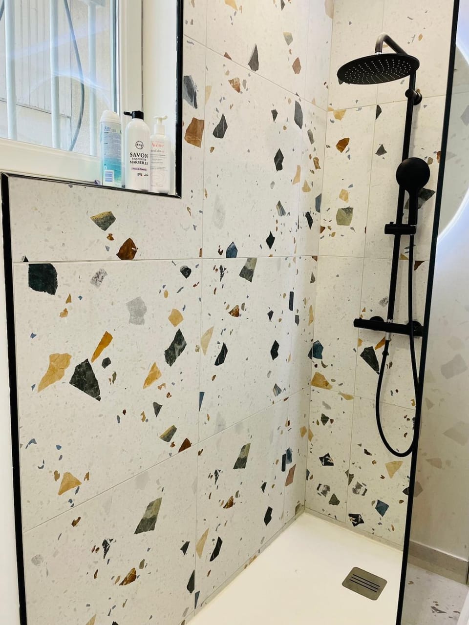 Spacious house with swimming pool 10 min from Avignon Villa in Villeneuve-lès-Avignon