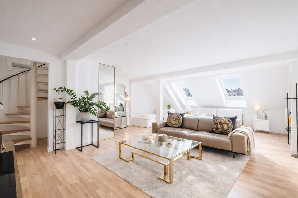 Luxury 130 m Maisonette with Jacuzzi and 3 Terraces Apartment in Prague