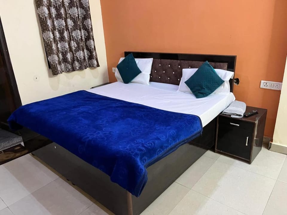 Comfort Home Bed and Breakfast in Noida