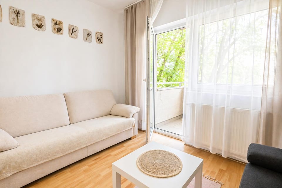 Héthajnal Apartman Apartment in Hungary