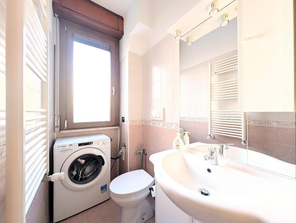 Toilet, Bathroom, washing machine, dryer