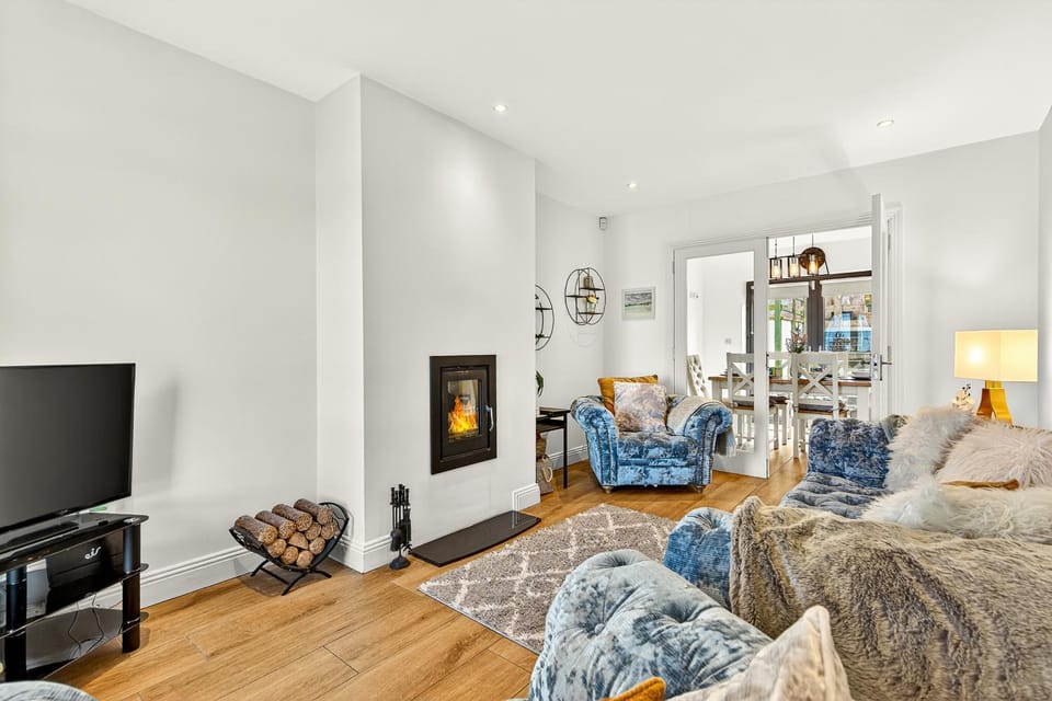 Communal lounge/ TV room, Living room