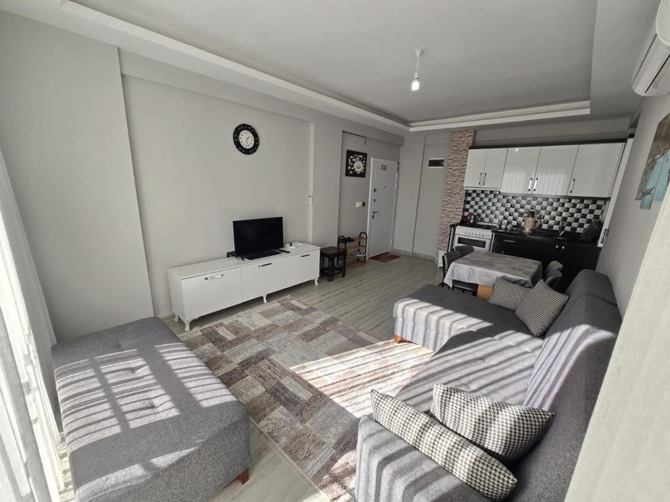 TV and multimedia, Living room, Seating area, Dining area, kitchen