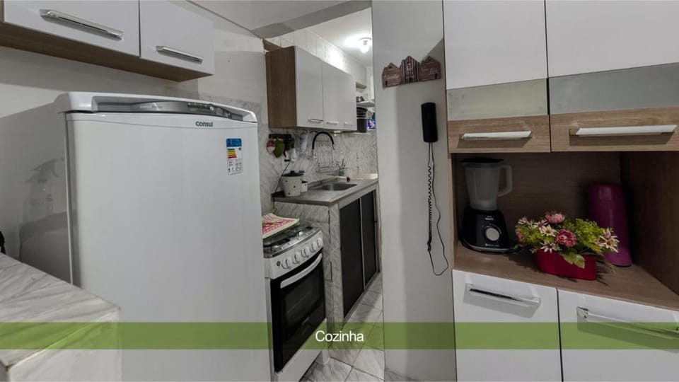 Kitchen or kitchenette, oven, pet friendly, stove