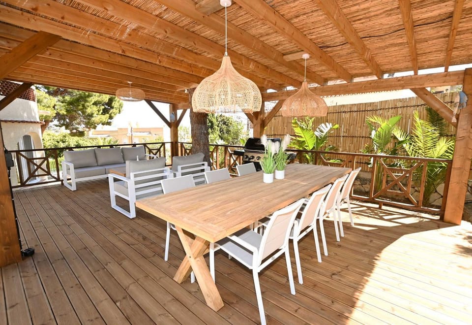 Rooftop Sea Views - Maryvilla - Sleeps 6 Villa in Calp