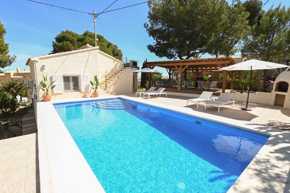 Rooftop Sea Views - Maryvilla - Sleeps 6 Villa in Calp