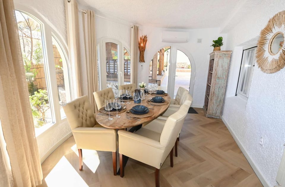 Rooftop Sea Views - Maryvilla - Sleeps 6 Villa in Calp