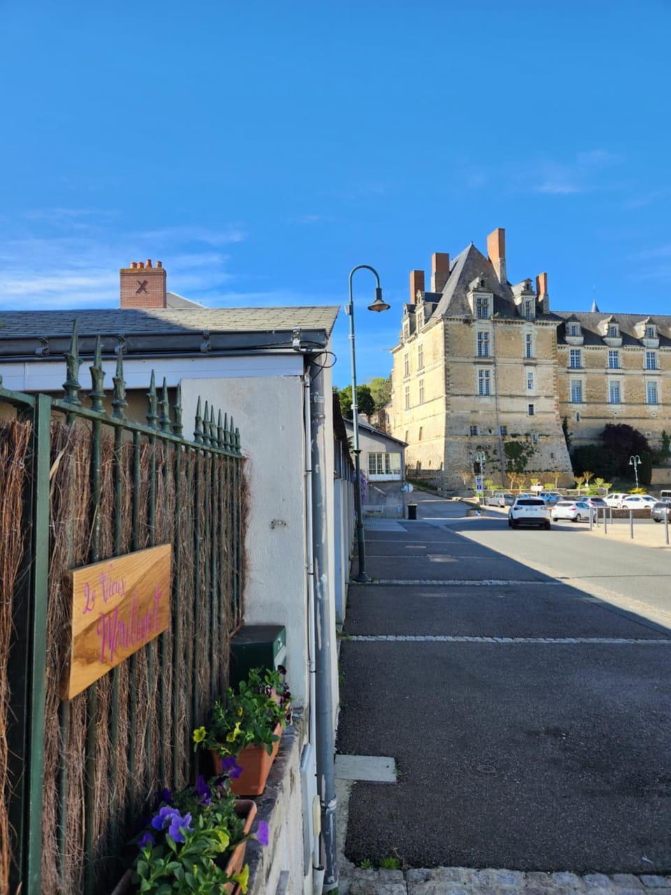 Nearby landmark, Neighbourhood, Landmark view, Street view