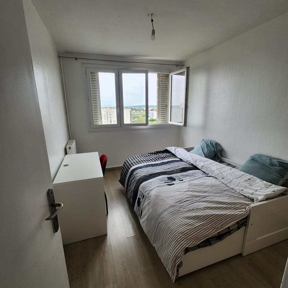 Chambre privée chez l'habitant Vacation rental in Villeurbanne