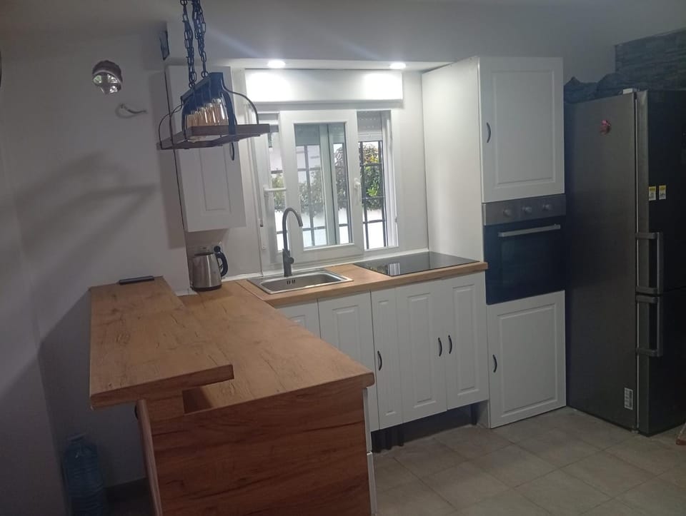 Dining area, kitchen