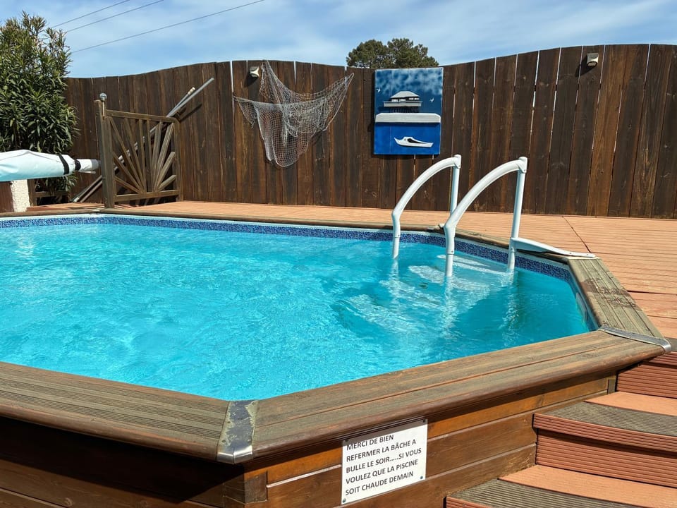 Swimming pool, Swimming pool