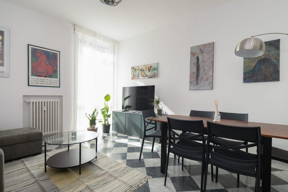 Communal lounge/ TV room, Dining area