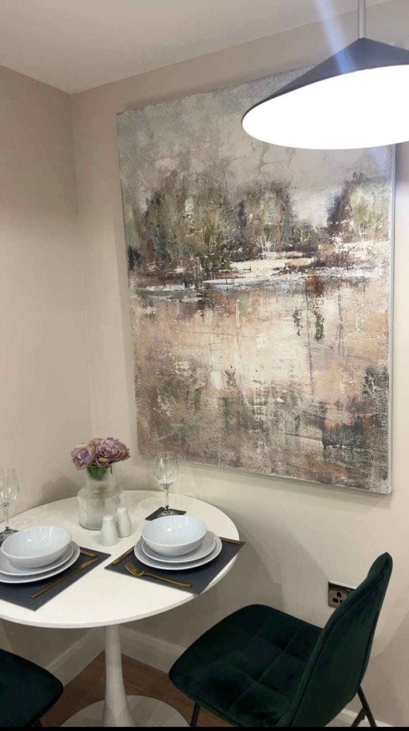 2 Beds Sleeps 4 - Central Leeds Apartment in Leeds