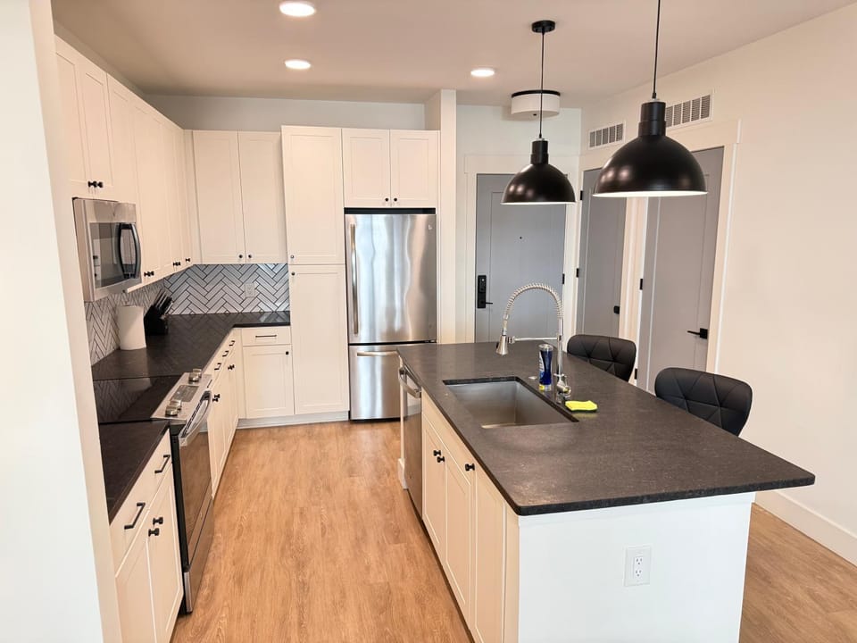 Modern Walkup Near Downtown ATL Apartment in Buckhead