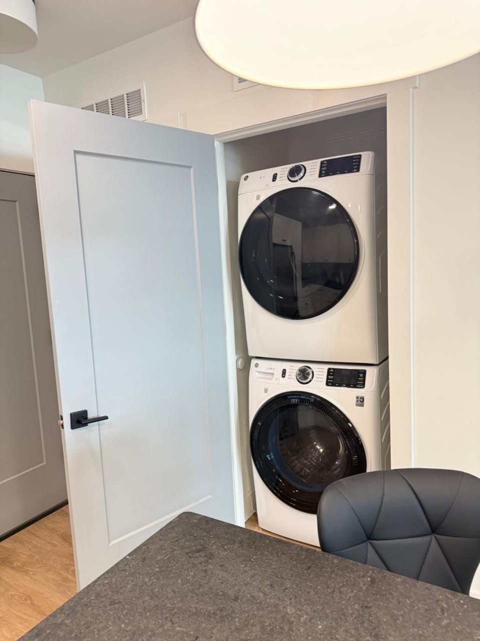 Modern Walkup Near Downtown ATL Apartment in Buckhead
