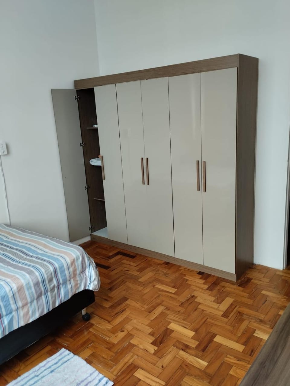 Quarto privativo Centro Lourdes de Belo Horizonte Vacation rental in Belo Horizonte