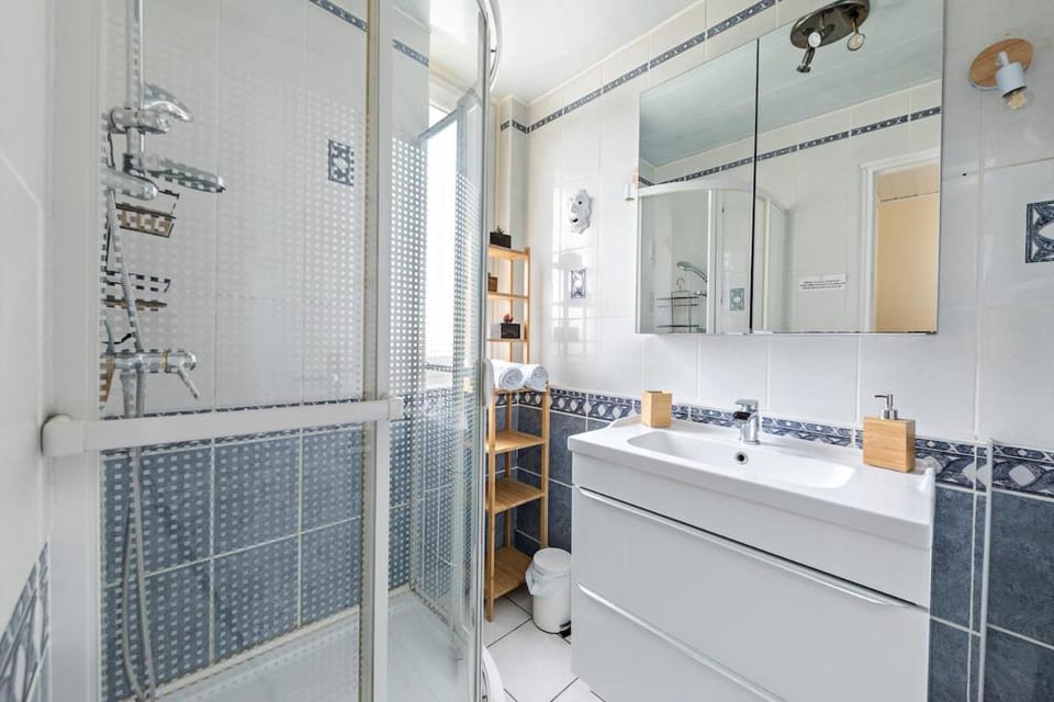 Shower, Bathroom