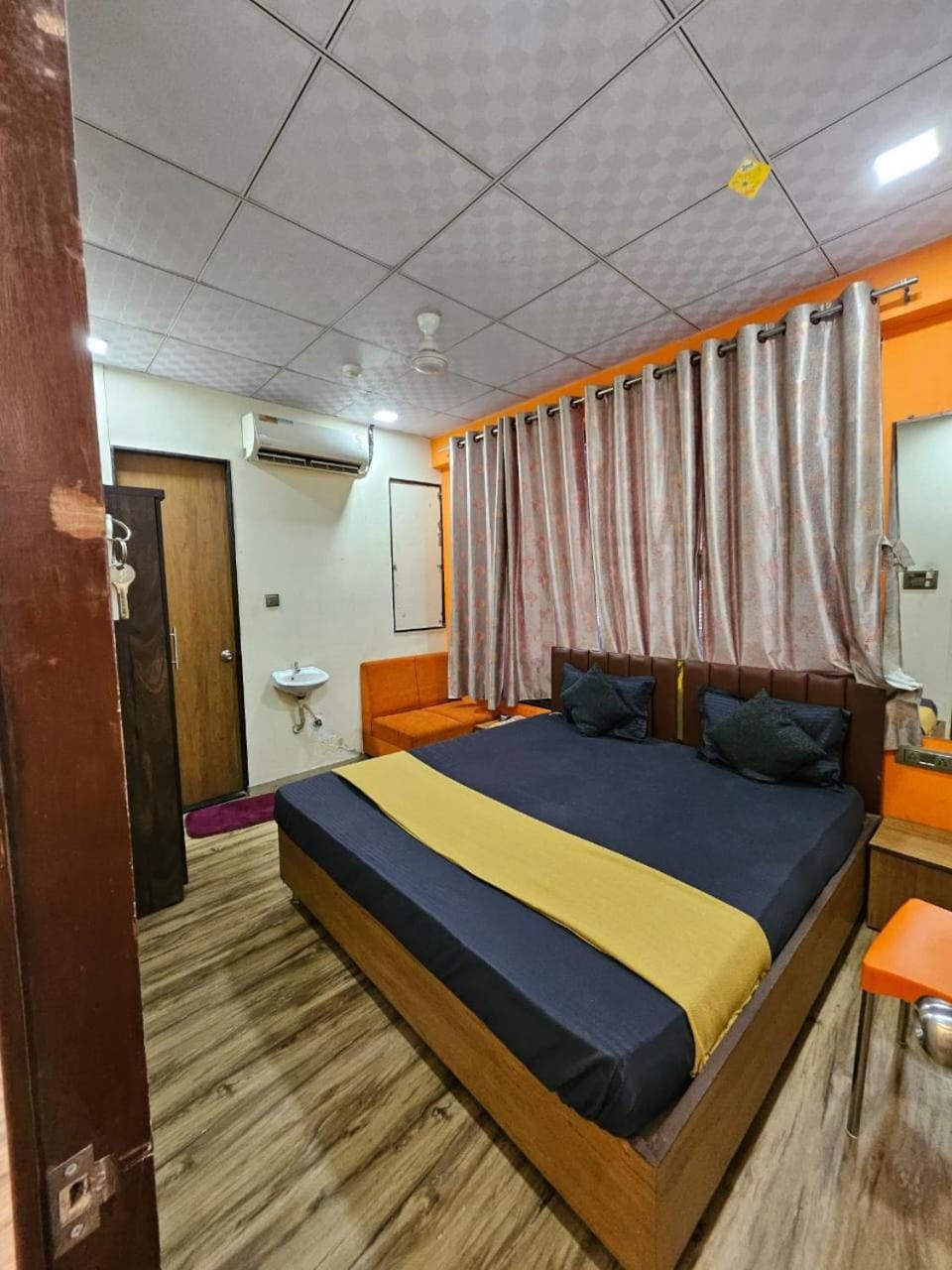 hotel orange palace Hotel in Gujarat