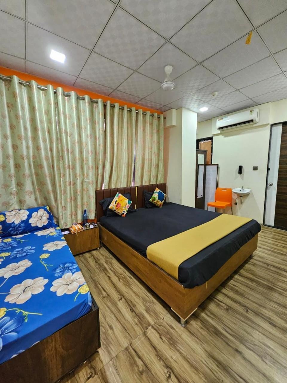 hotel orange palace Hotel in Gujarat