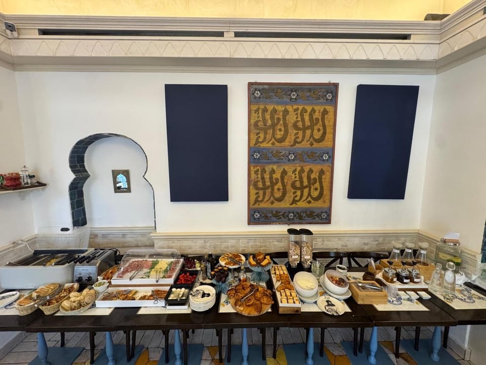 Breakfast, Continental breakfast, Buffet breakfast