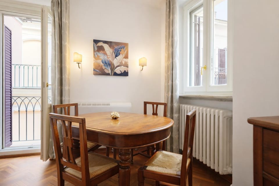 Living room, Seating area, Dining area, internet