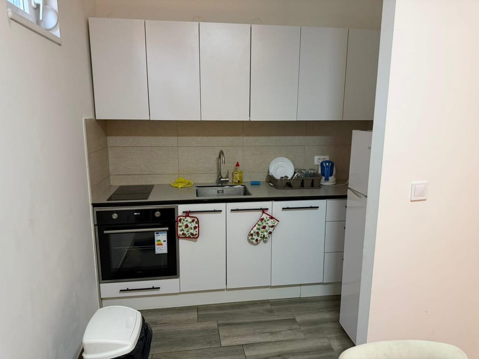 Kitchen or kitchenette, oven, stove, kitchen, kitchen