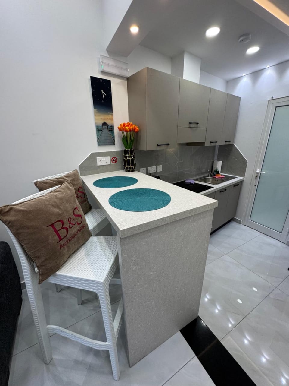 Kitchen or kitchenette