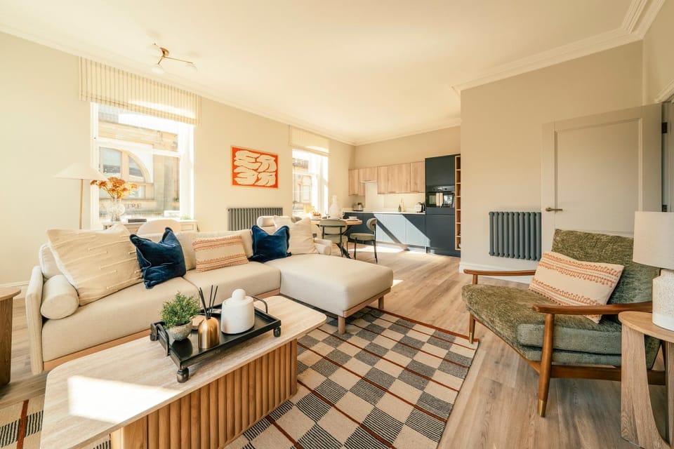 Kitchen or kitchenette, Living room, Photo of the whole room, Decorative detail, Dining area, kitchen, kitchen